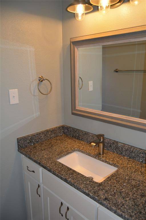 4611 Rockland Drive, Arlington, TX 76016