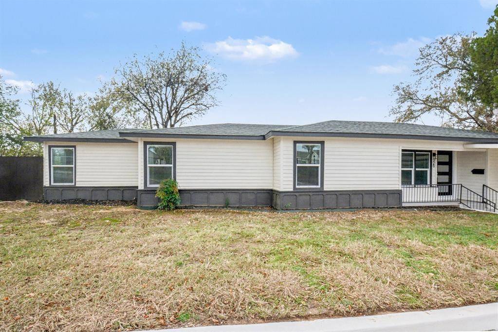 928 Ash Crescent Street, Fort Worth, TX 76104