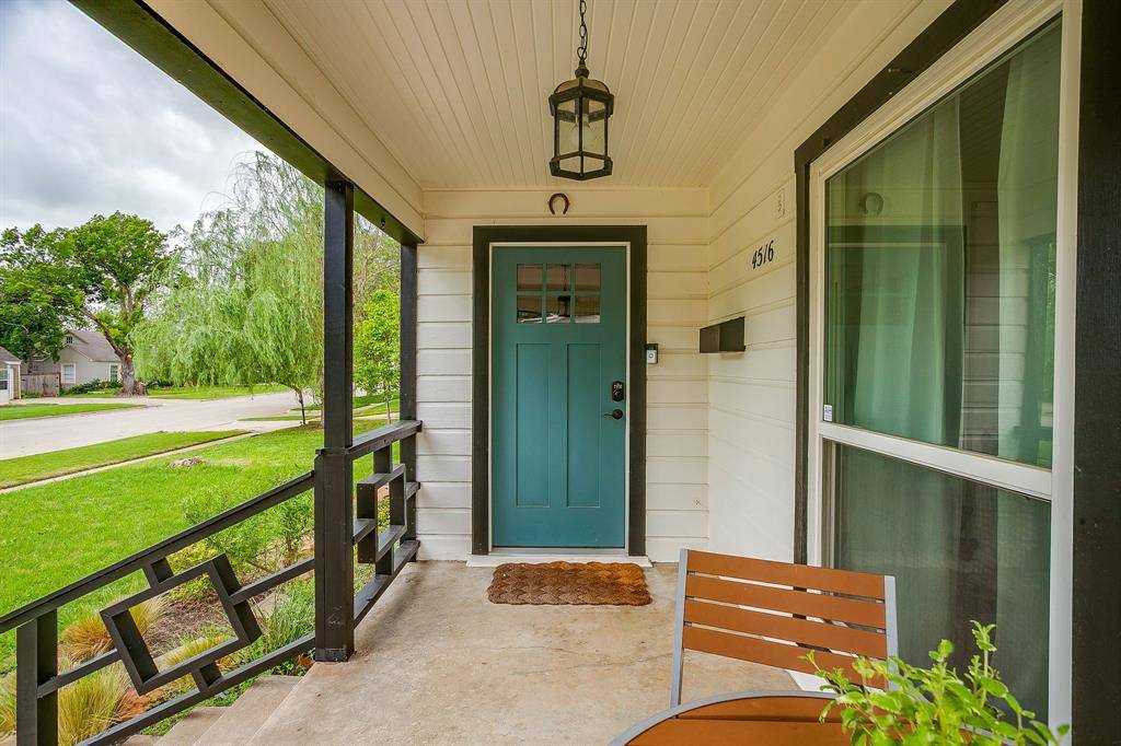 4516 Calmont Avenue, Fort Worth, TX 76107