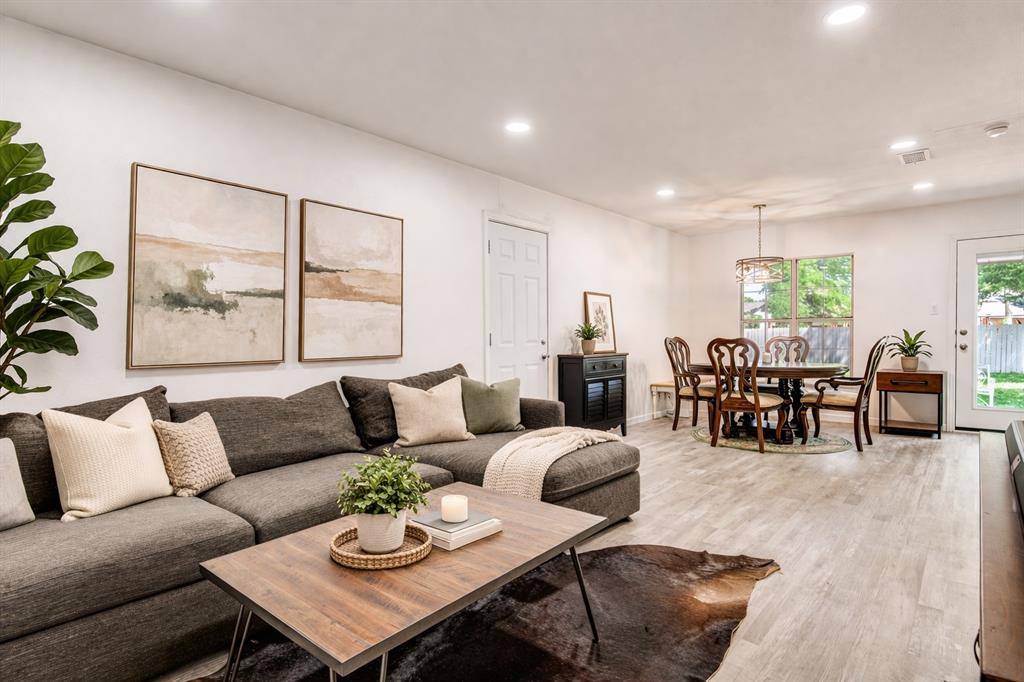 2427 Tolosa Drive, Dallas, TX 75228