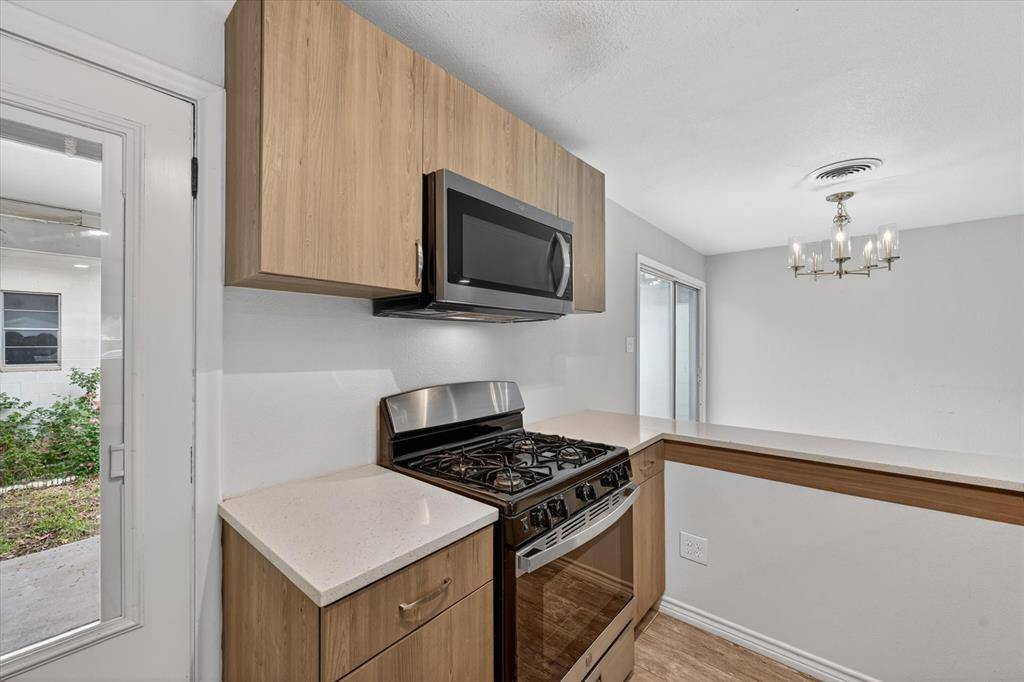 1817 Ruth Street, Arlington, TX 76010