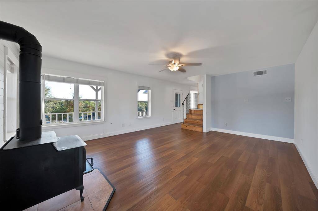 528 Mill Creek Court, Azle, TX 76020