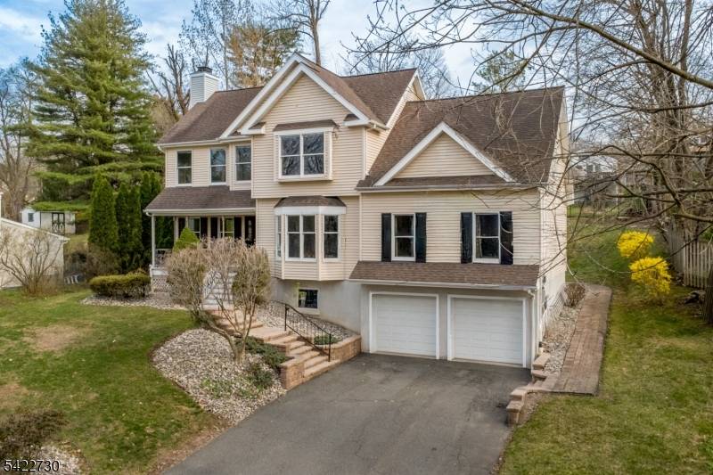 17 Cottage St, Lambertville City, NJ 08530