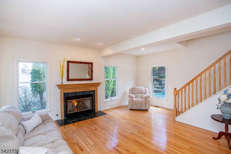 17 Cottage St, Lambertville City, NJ 08530