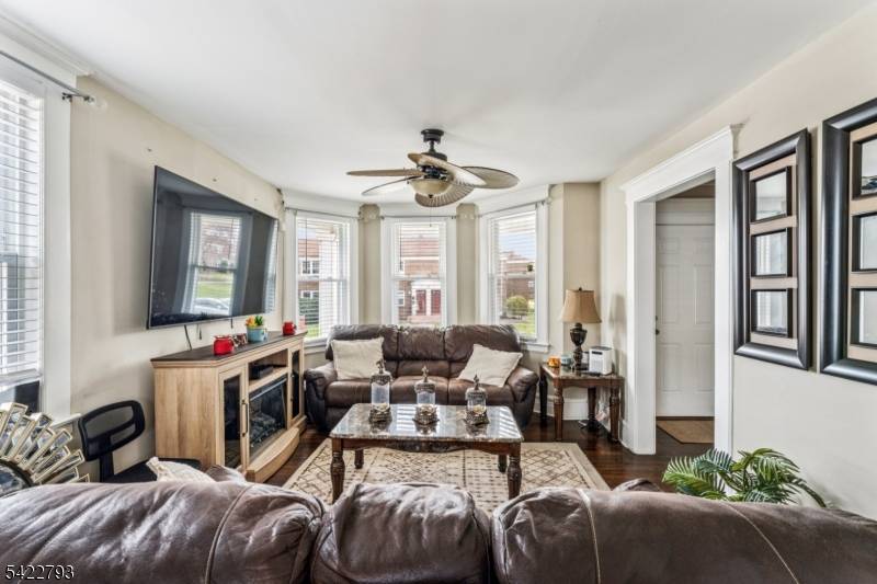 21 Ellington St, East Orange City, NJ 07017