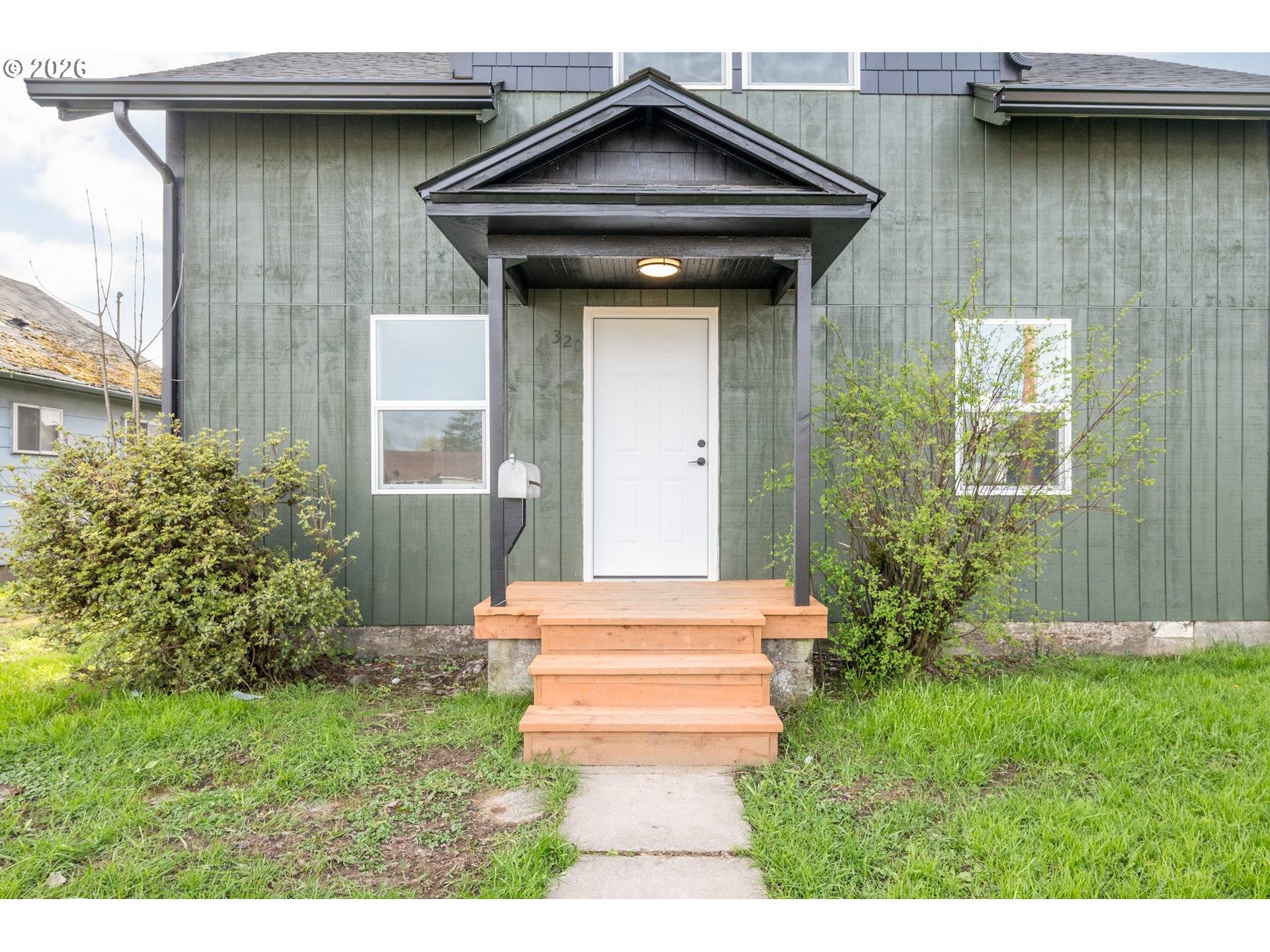 320 23RD AVE, Longview, WA 98632