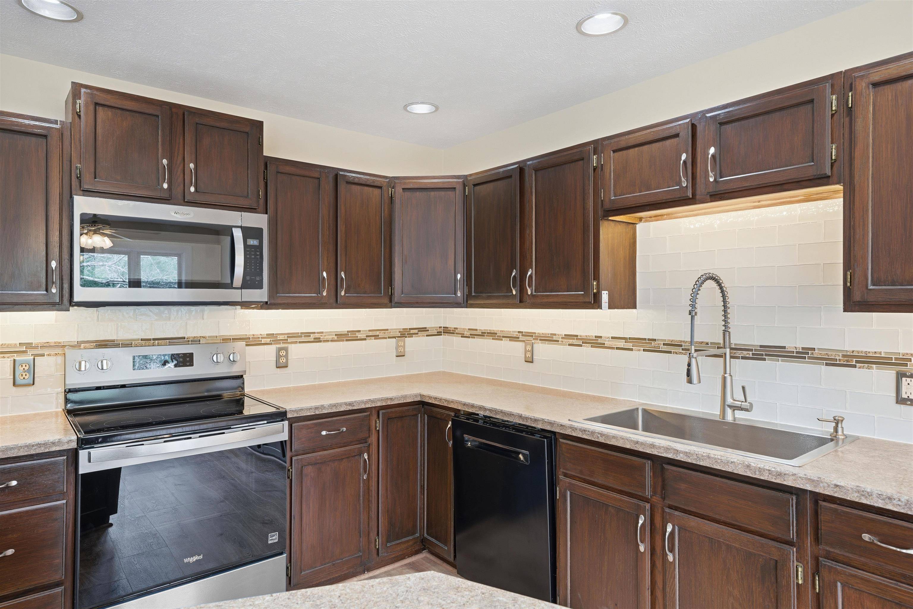 4398 & 4400 W Manhattan, Long Lake Twp, MI 49685