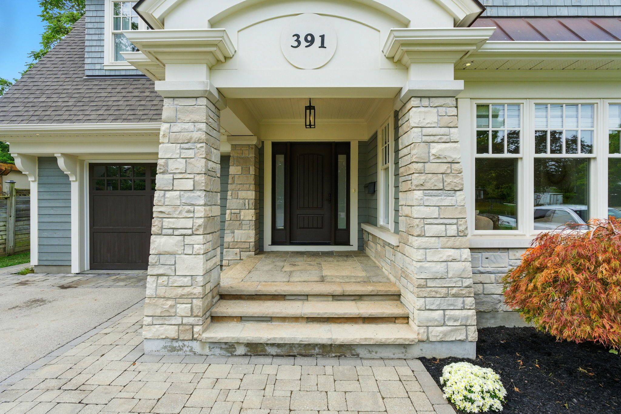 391 Patricia DR, Burlington, ON L7T 1J9