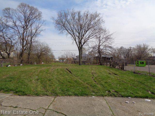 5566 TALBOT ST, Hamtramck, MI 48212