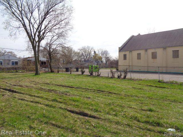 5566 TALBOT ST, Hamtramck, MI 48212