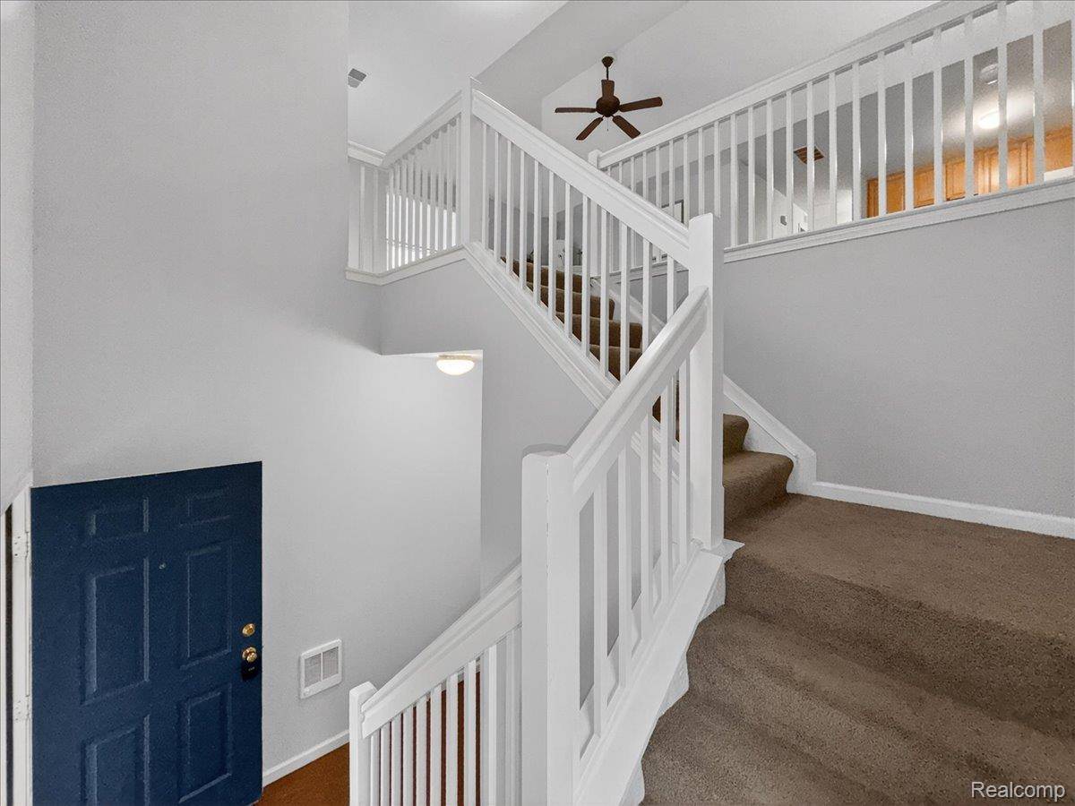 731 Amberly DR, Waterford Charter Township, MI 48328