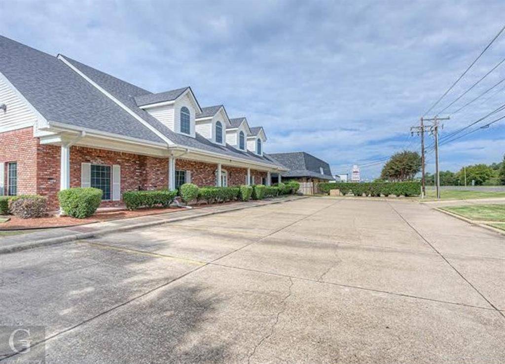 8870 Youree Drive, Shreveport, LA 71115