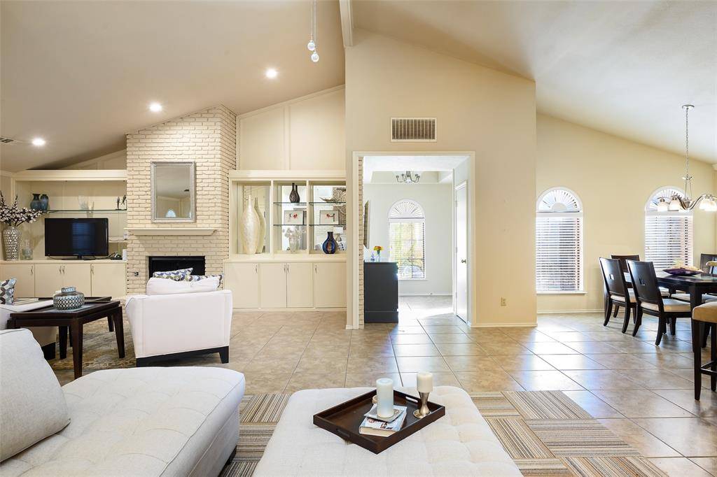 9115 Valley Chapel Lane, Dallas, TX 75220