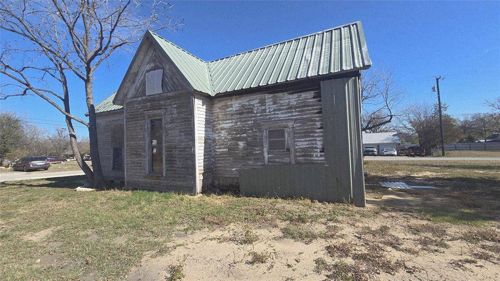 308 E Duncan Avenue, Comanche, TX 76442