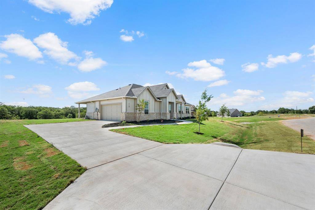 110 Brush Creek Drive, Boyd, TX 76023