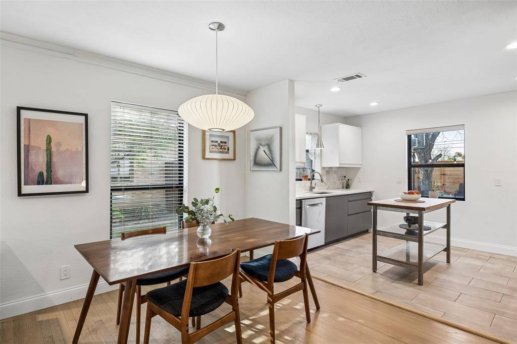 2155 Barberry Drive, Dallas, TX 75211