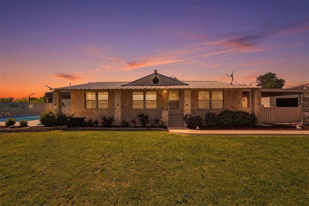 435 Gene Lee Road, Mineral Wells, TX 76067