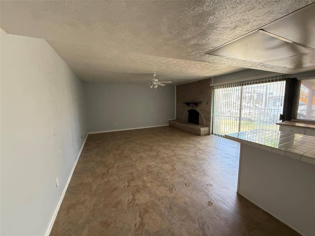 3225 Collins Boulevard, Garland, TX 75044