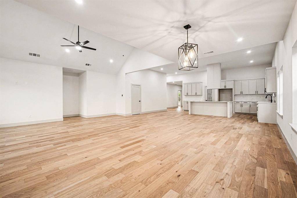 1931 Muncie Avenue, Dallas, TX 75212