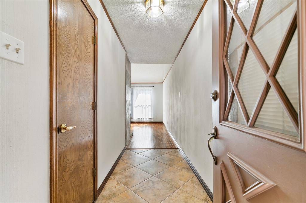 623 Windgate Court, Arlington, TX 76012