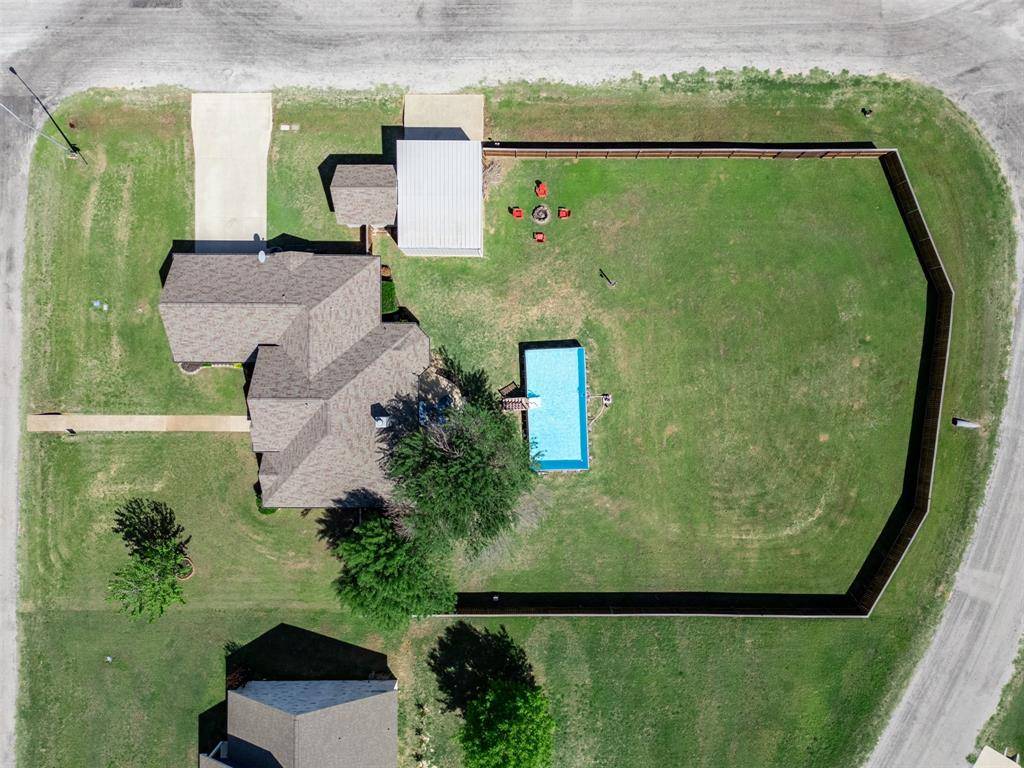 500 Green Meadow Drive, Boyd, TX 76023