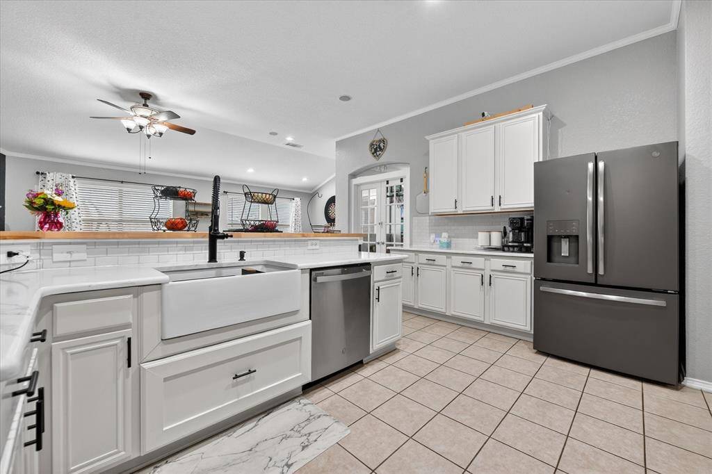 617 Bent Oak Drive, Fort Worth, TX 76131