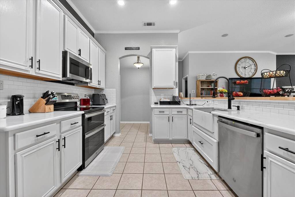 617 Bent Oak Drive, Fort Worth, TX 76131