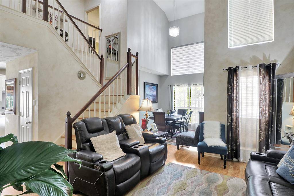 1637 Arbor Ridge Drive, Fort Worth, TX 76112