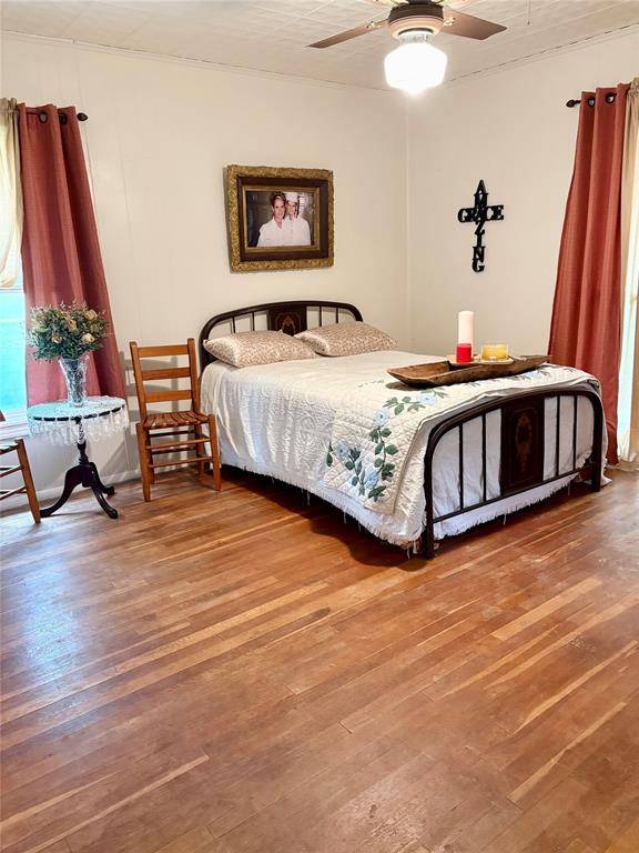 706 S Avenue I, Clifton, TX 76634