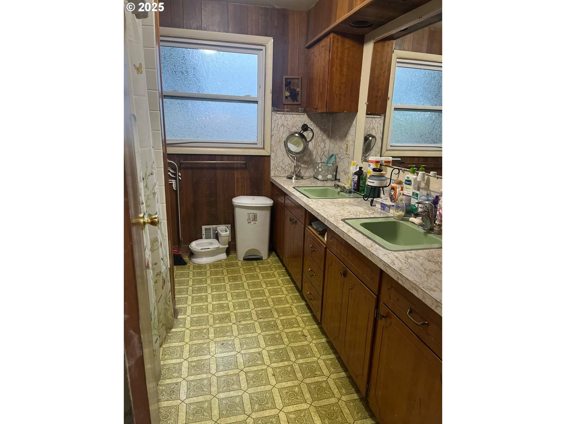933 SE 174TH AVE, Portland, OR 97233