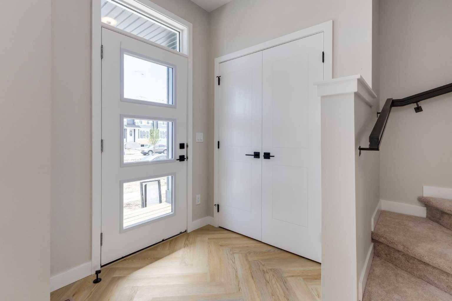 39 Andalusian RD, Cochrane, AB T4C 3B7