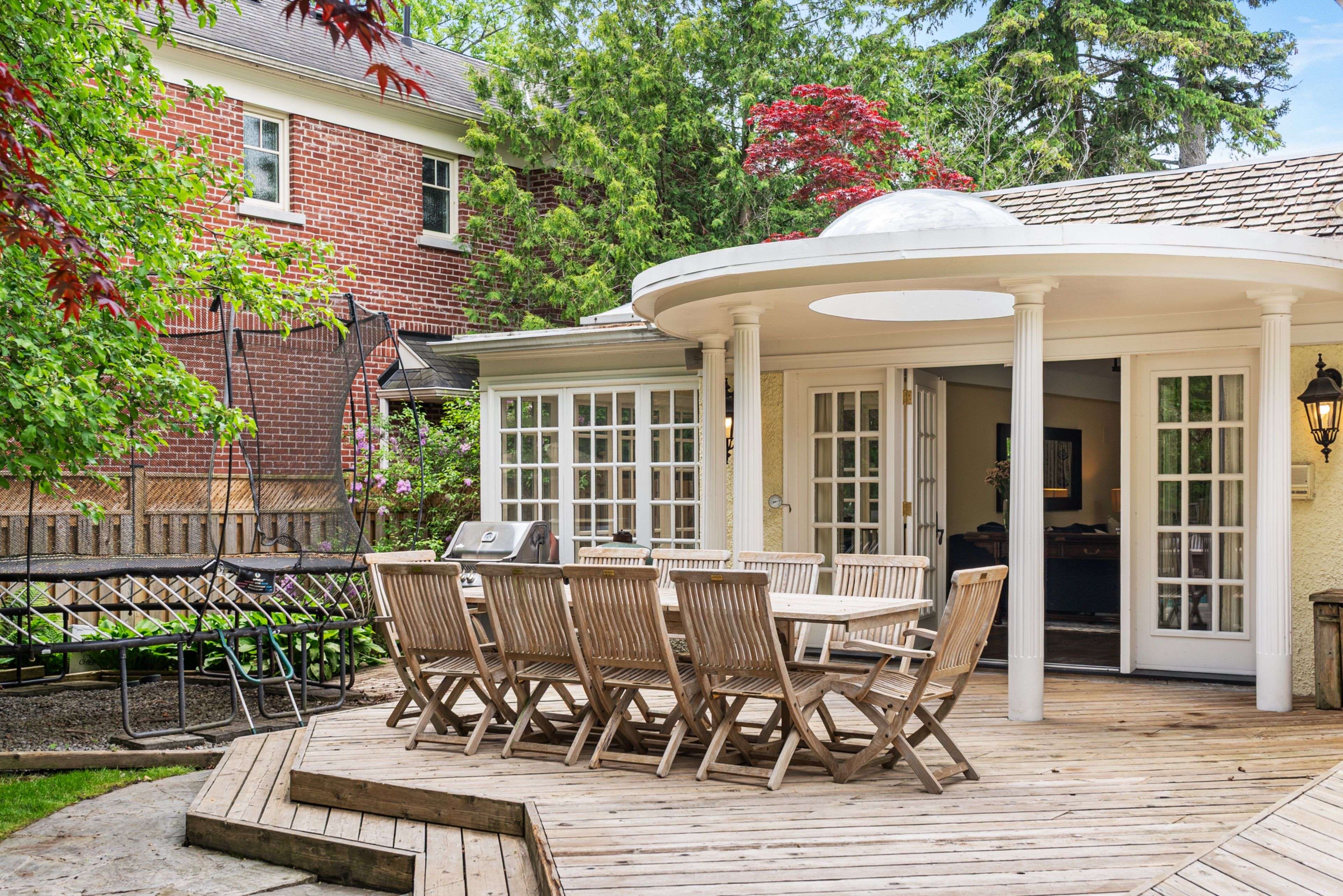 25 Strathgowan CRES, Toronto C04, ON M4N 2Z6