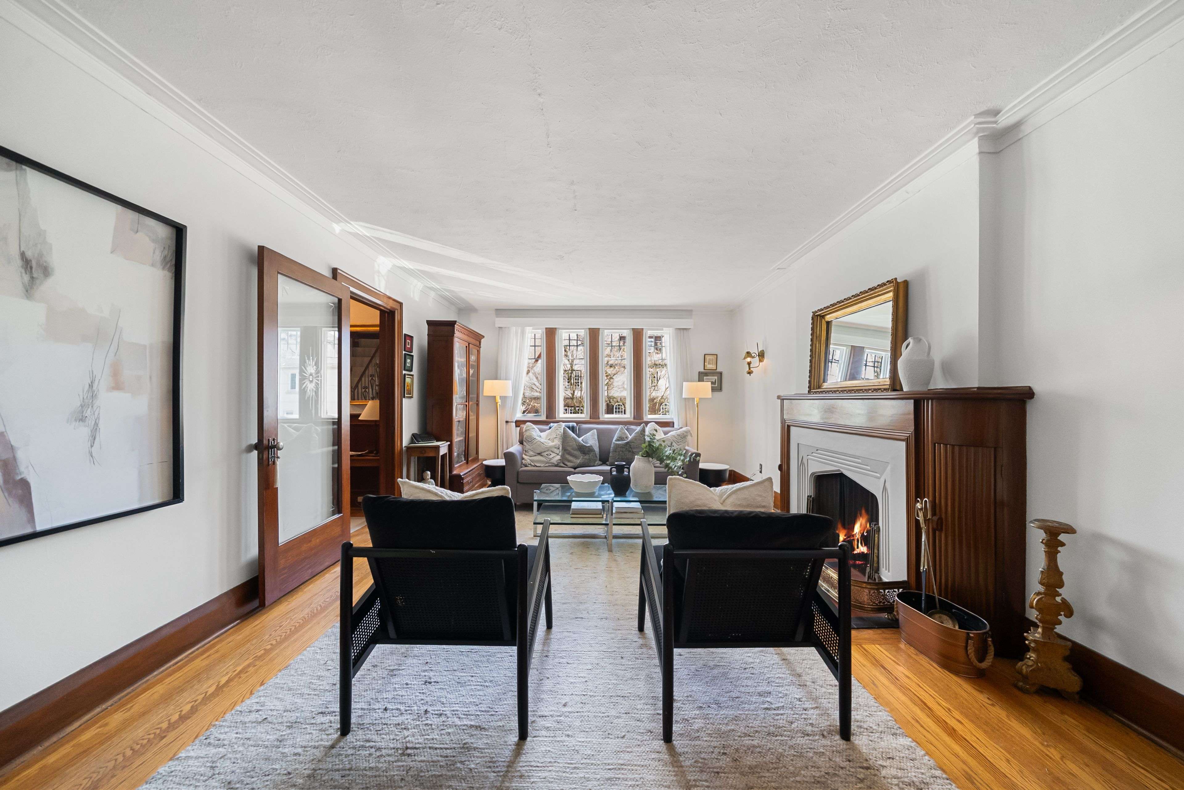 814 Duplex AVE, Toronto C04, ON M4R 1W7