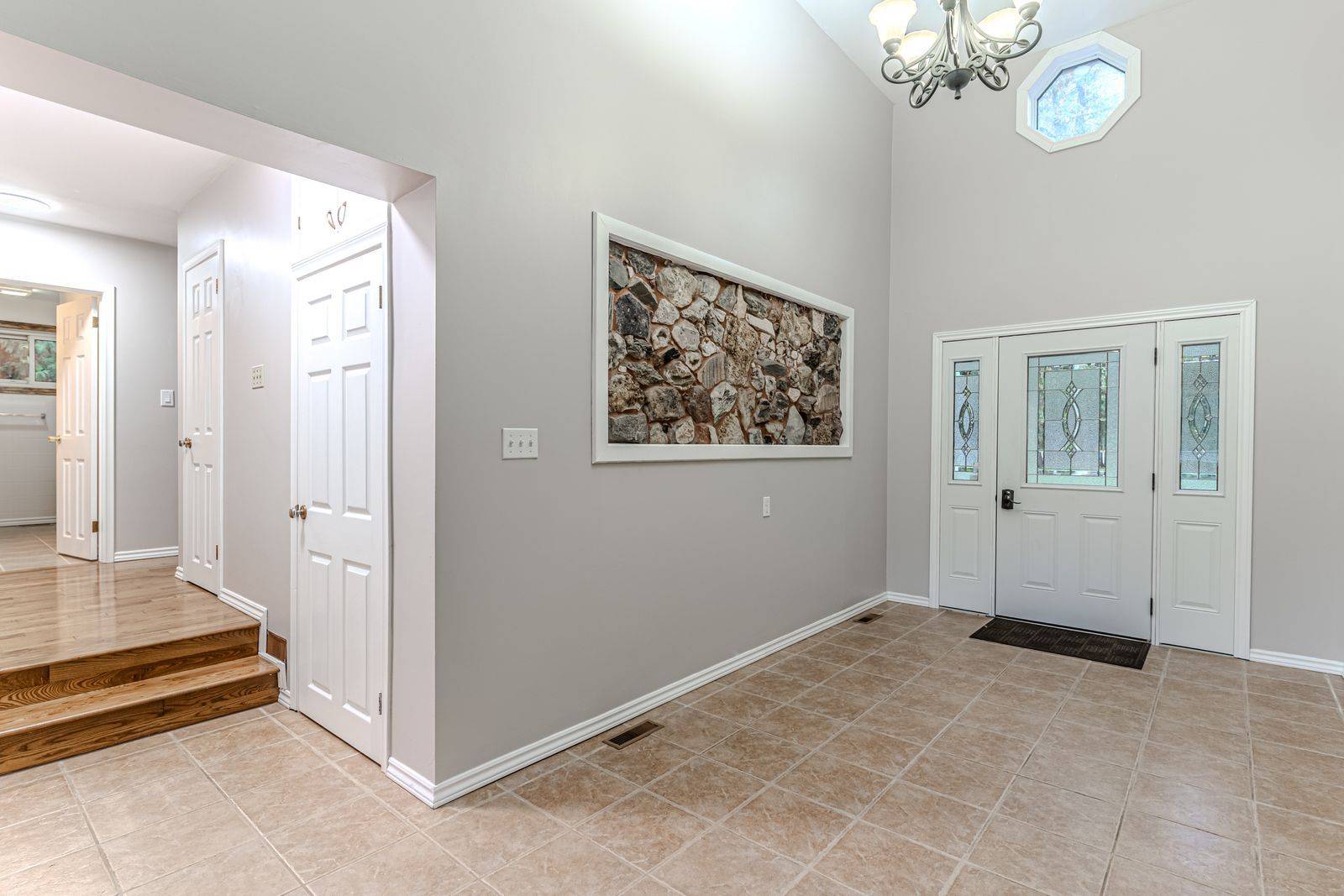 537 Huronia RD, Barrie, ON L4N 8X3