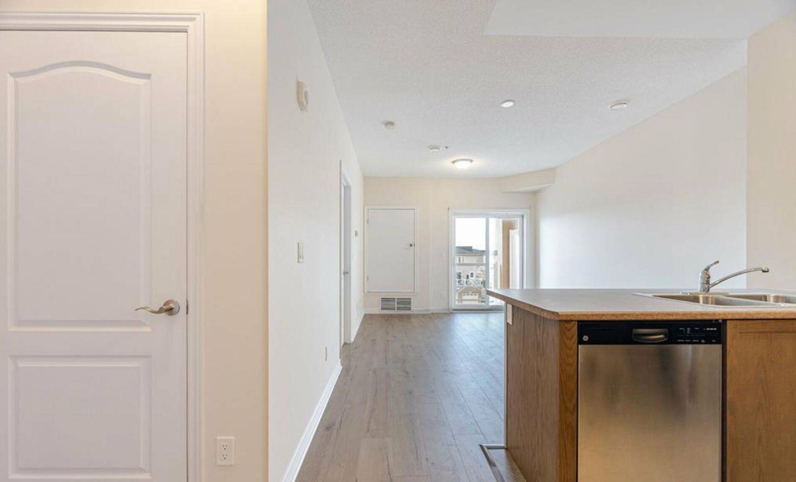1370 Costigan RD #311, Milton, ON L9T 8X7