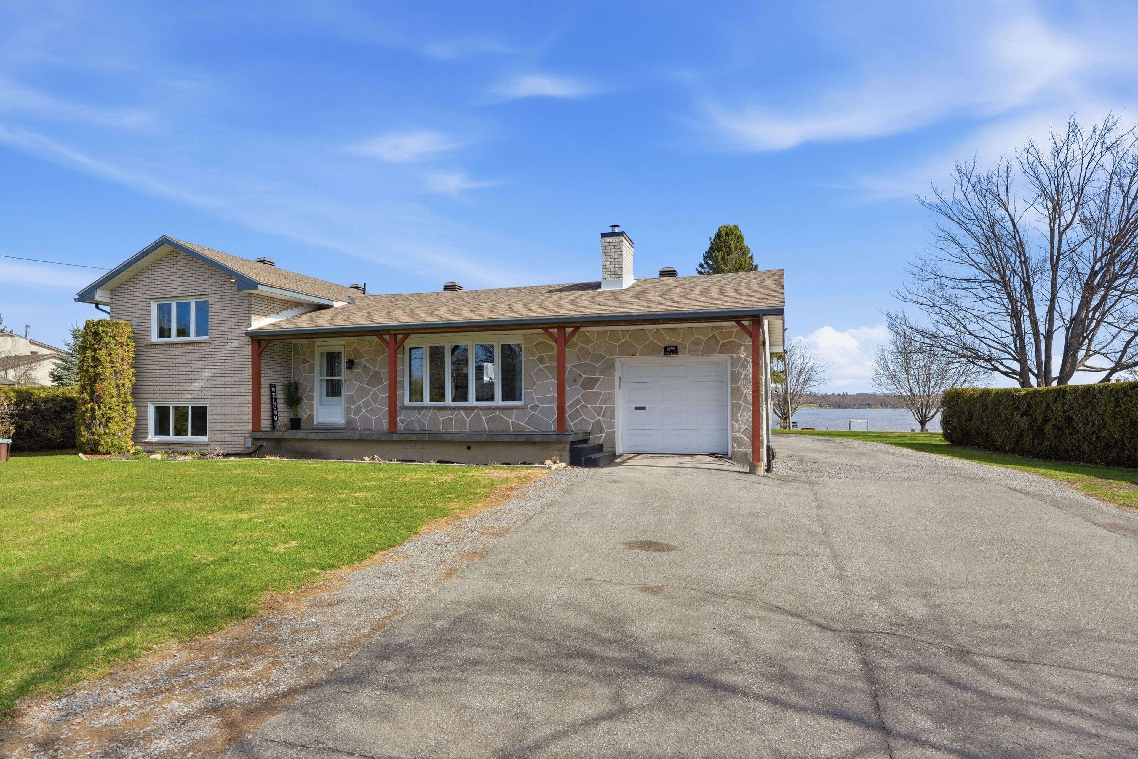 3595 Front RD, East Hawkesbury, ON K6A 2W5