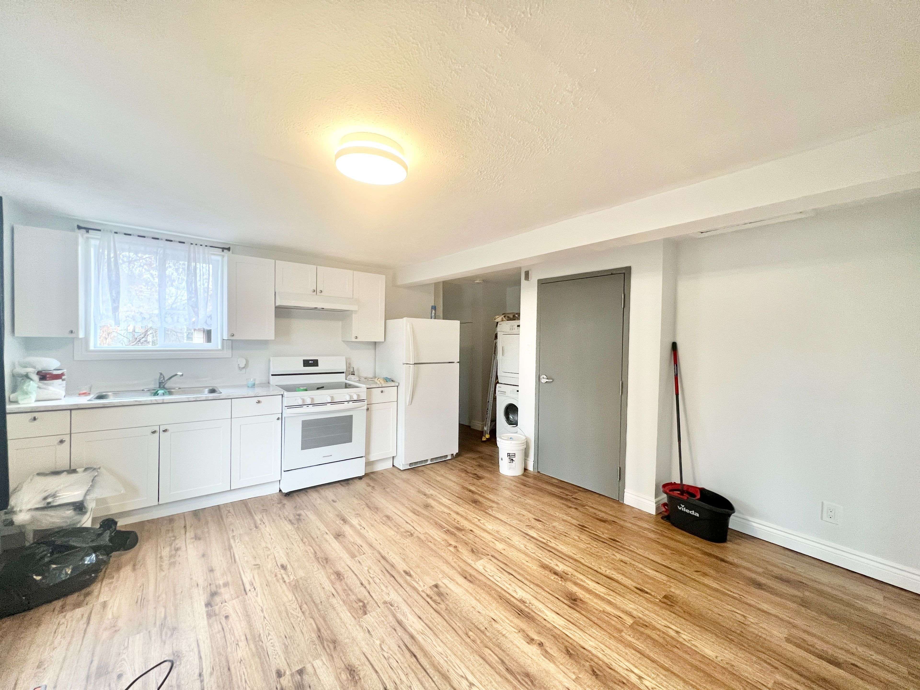 67 Queen Mary ST #B, Cityview - Parkwoods Hills - Rideau Shore, ON K1K 1X6