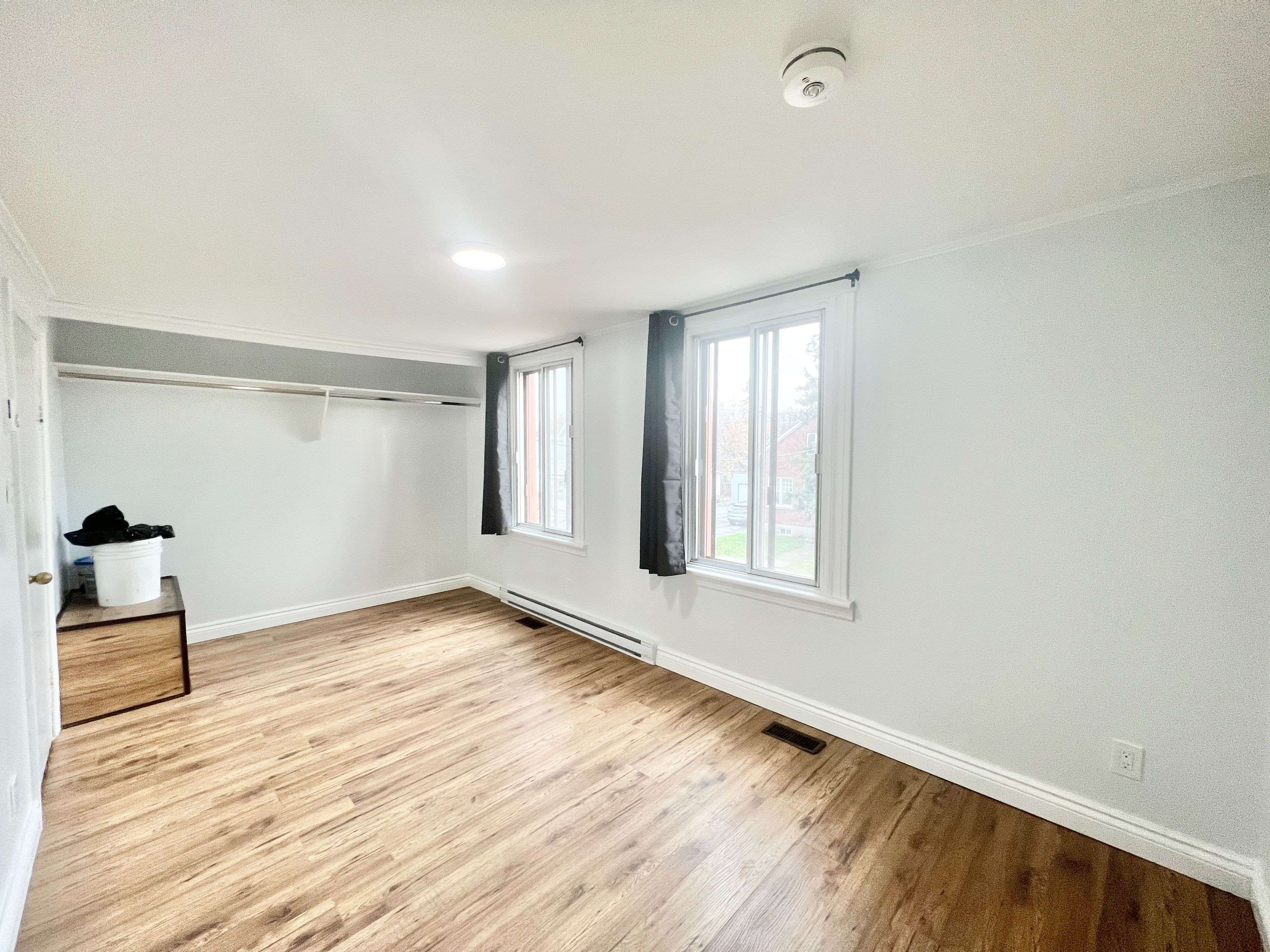 67 Queen Mary ST #B, Cityview - Parkwoods Hills - Rideau Shore, ON K1K 1X6