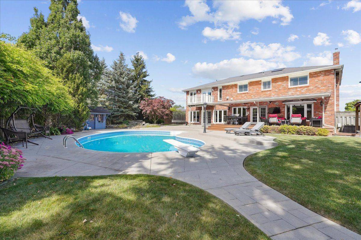 42 Farewell CRES, West Lincoln, ON L0R 2A0