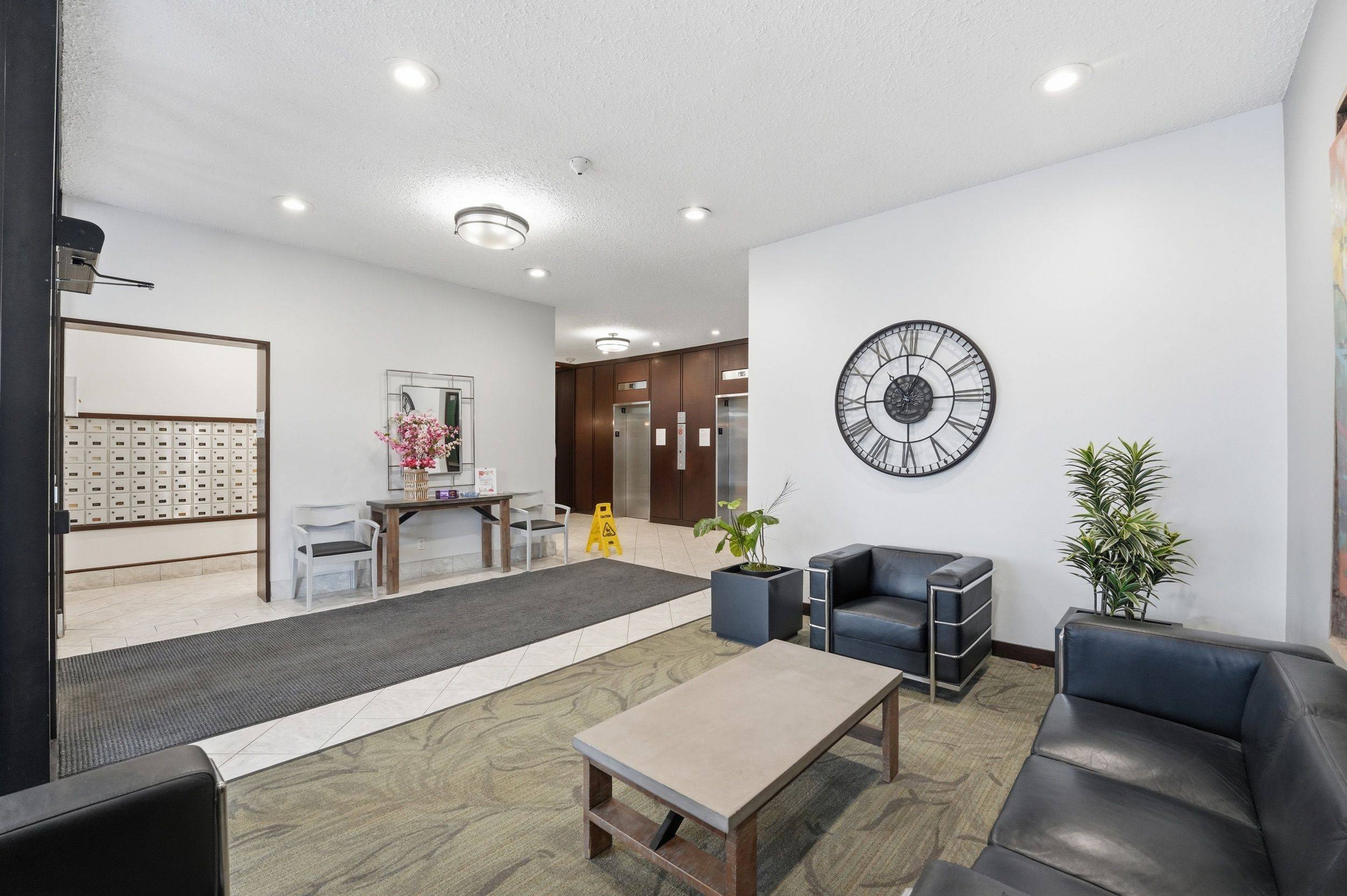 2951 Riverside DR #301, Billings Bridge - Riverside Park And Area, ON K1V 8W6