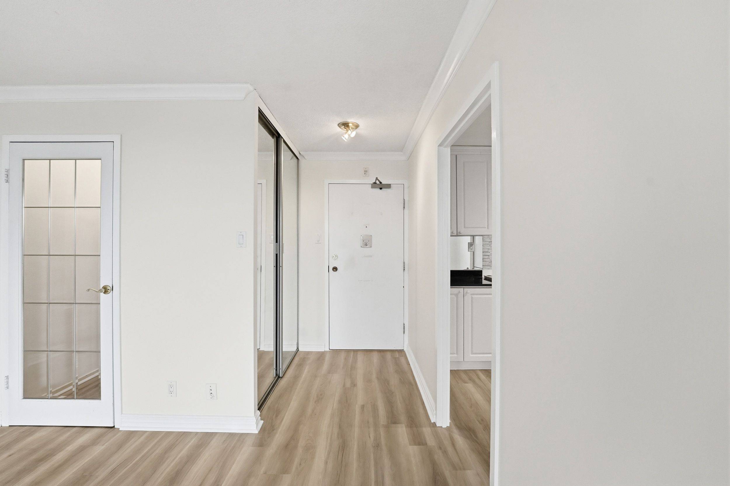 2951 Riverside DR #301, Billings Bridge - Riverside Park And Area, ON K1V 8W6