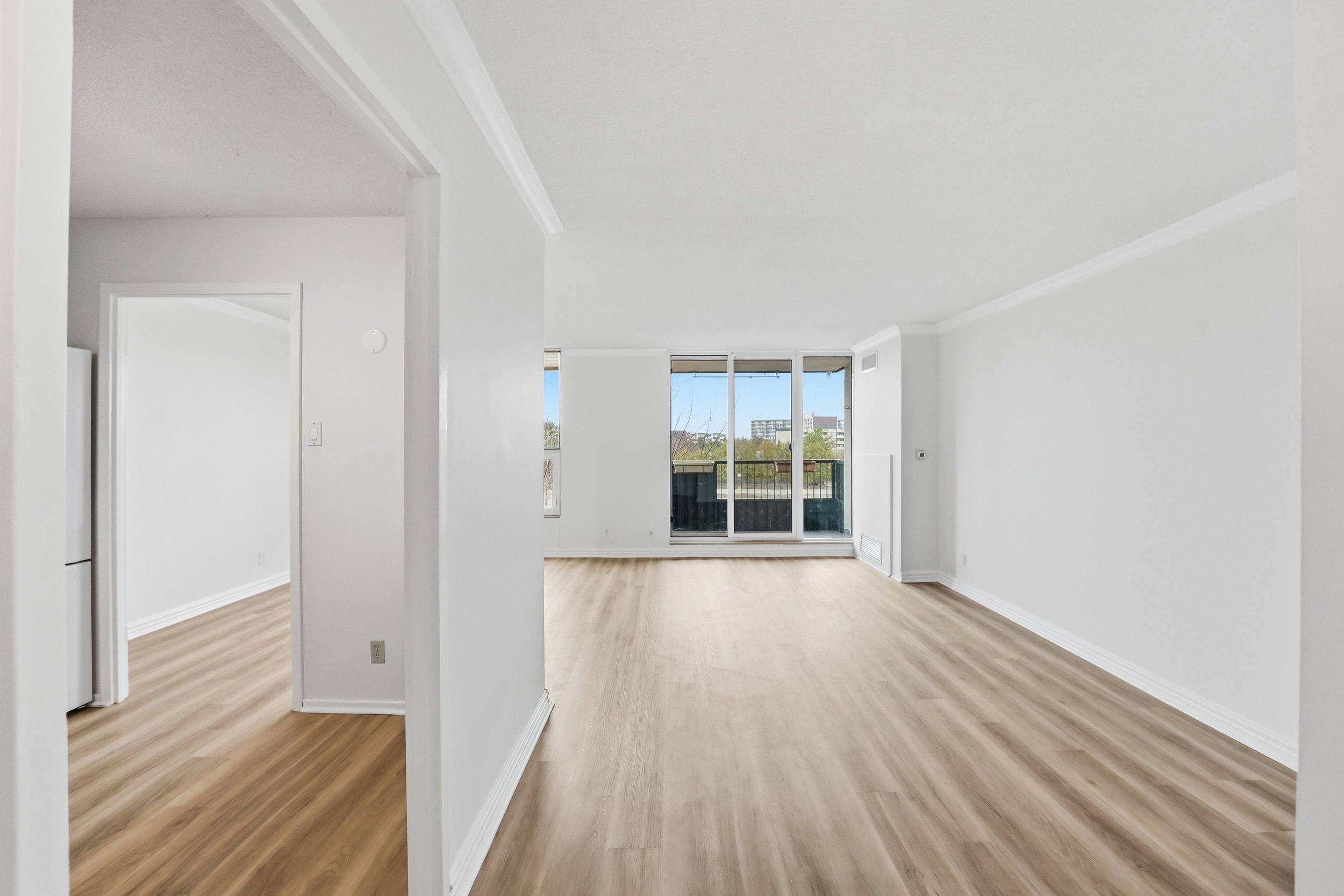 2951 Riverside DR #301, Billings Bridge - Riverside Park And Area, ON K1V 8W6