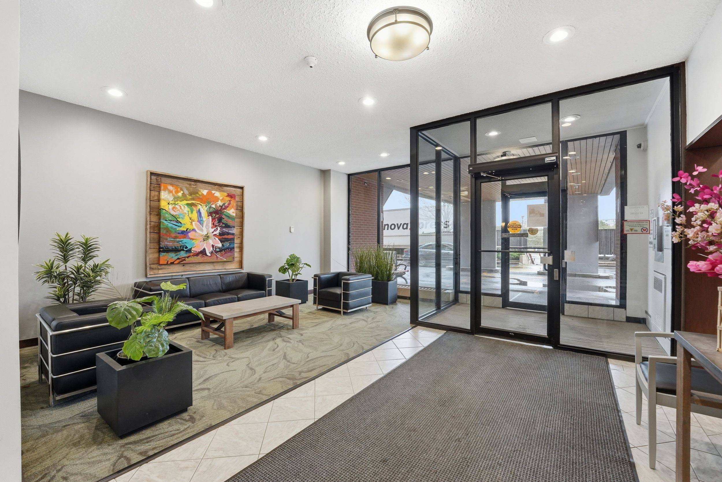 2951 Riverside DR #301, Billings Bridge - Riverside Park And Area, ON K1V 8W6