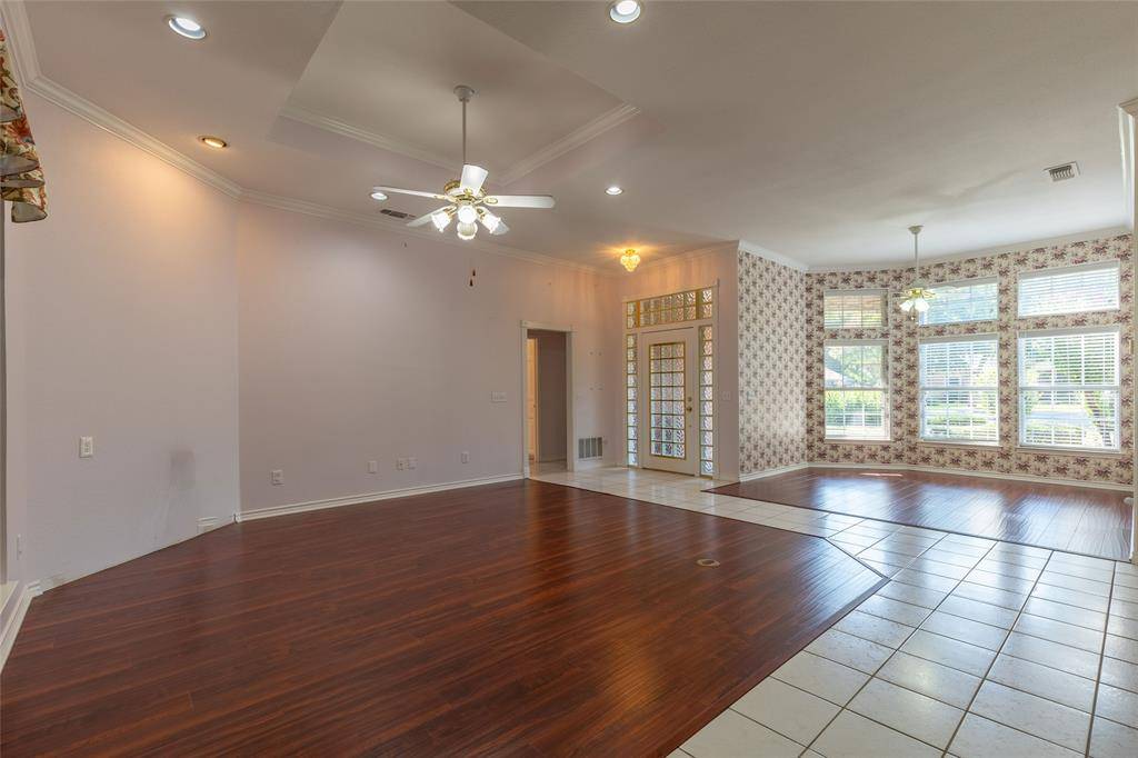 8925 Green Leaves Drive, Granbury, TX 76049