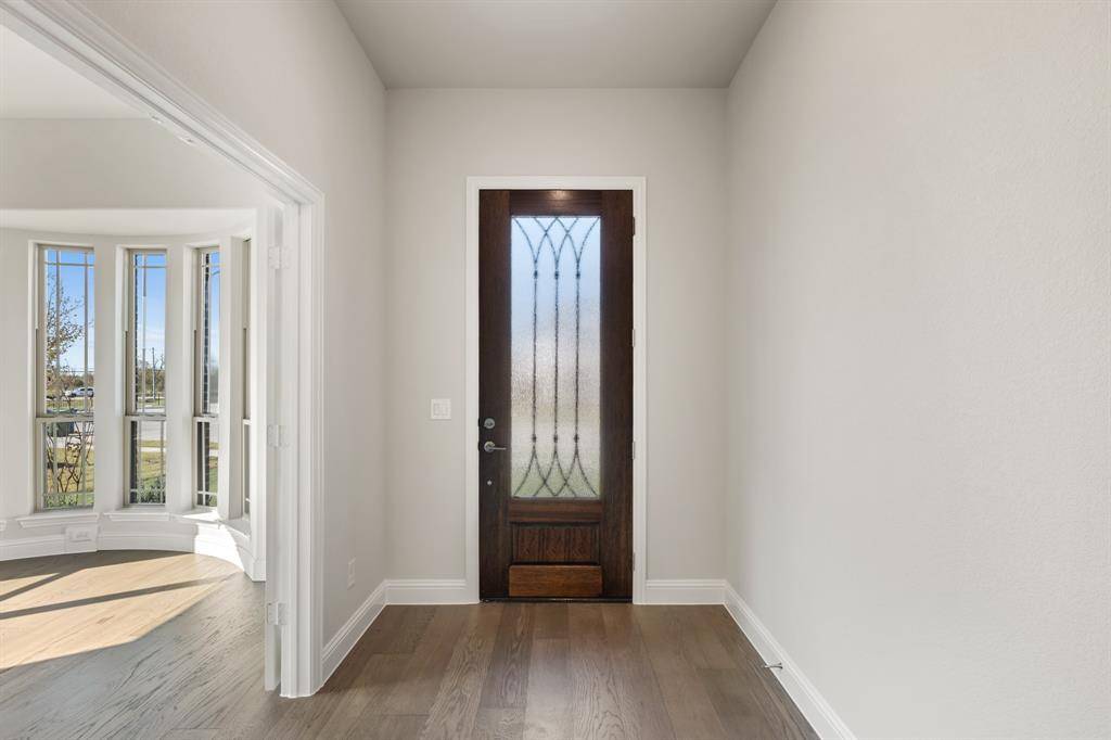 191 Creekside Drive, Sanger, TX 76266