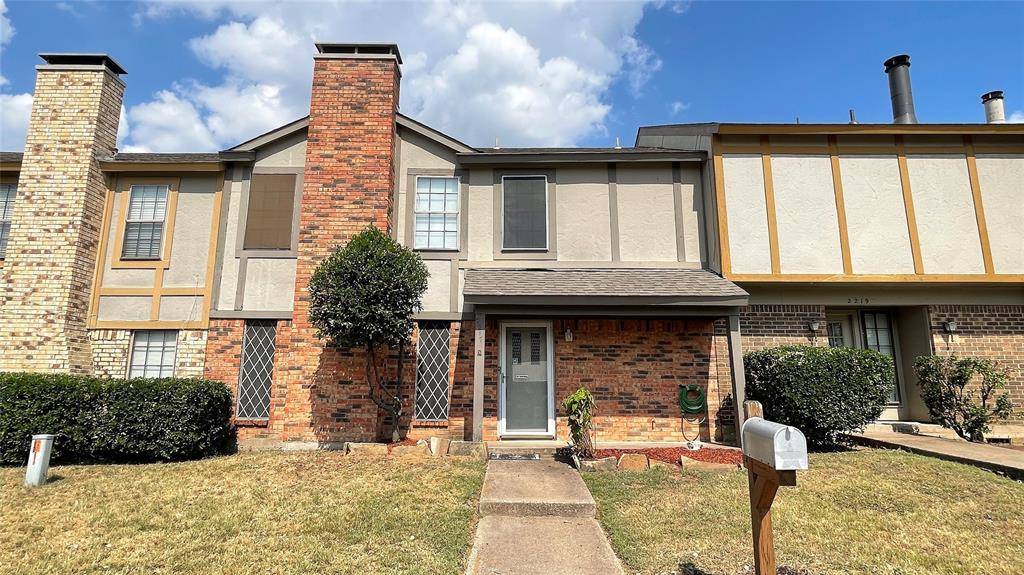 2217 Roman Court, Dalworthington Gardens, TX 76013