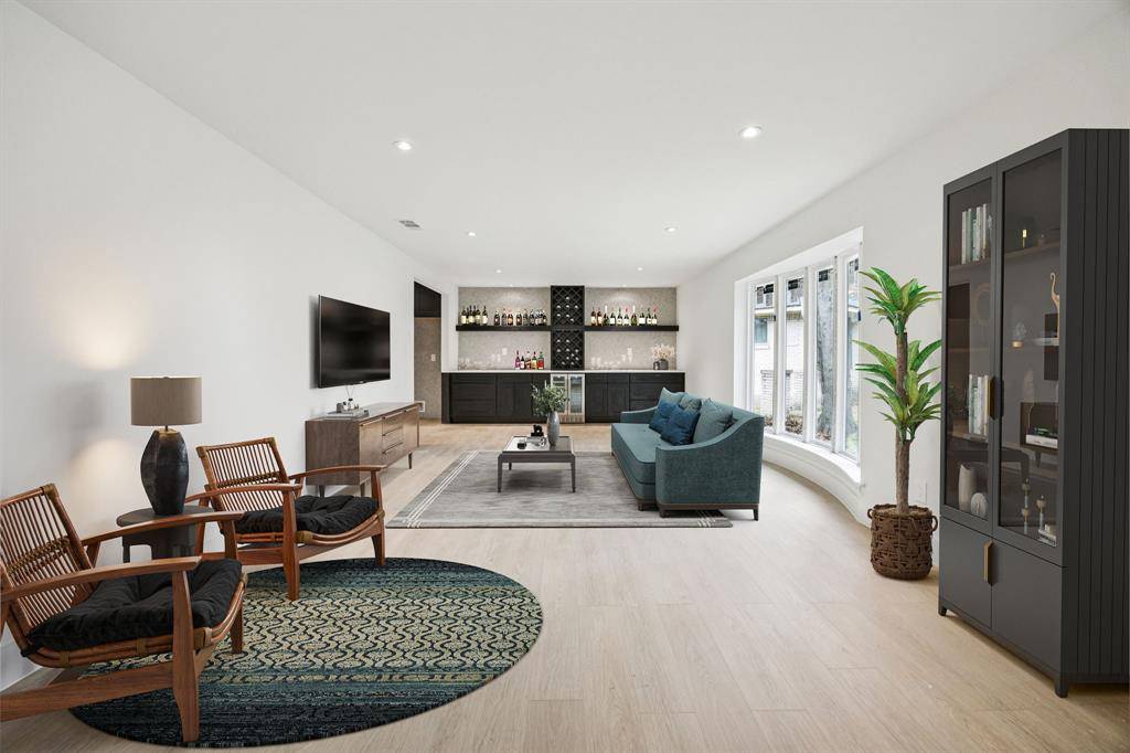 5635 Elm Valley Lane, Dallas, TX 75232