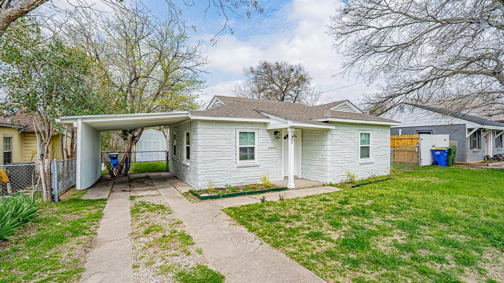 542 S Redford Lane, White Settlement, TX 76108