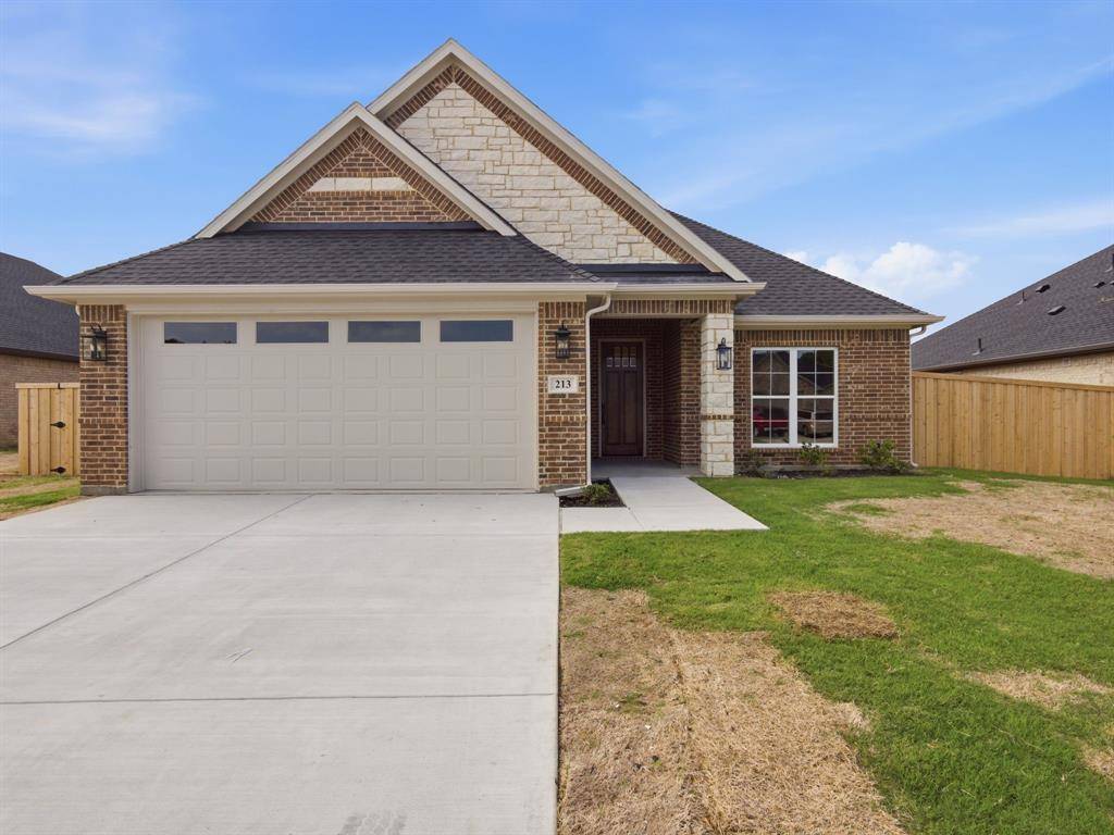 213 Alice Court, Grand Prairie, TX 75051