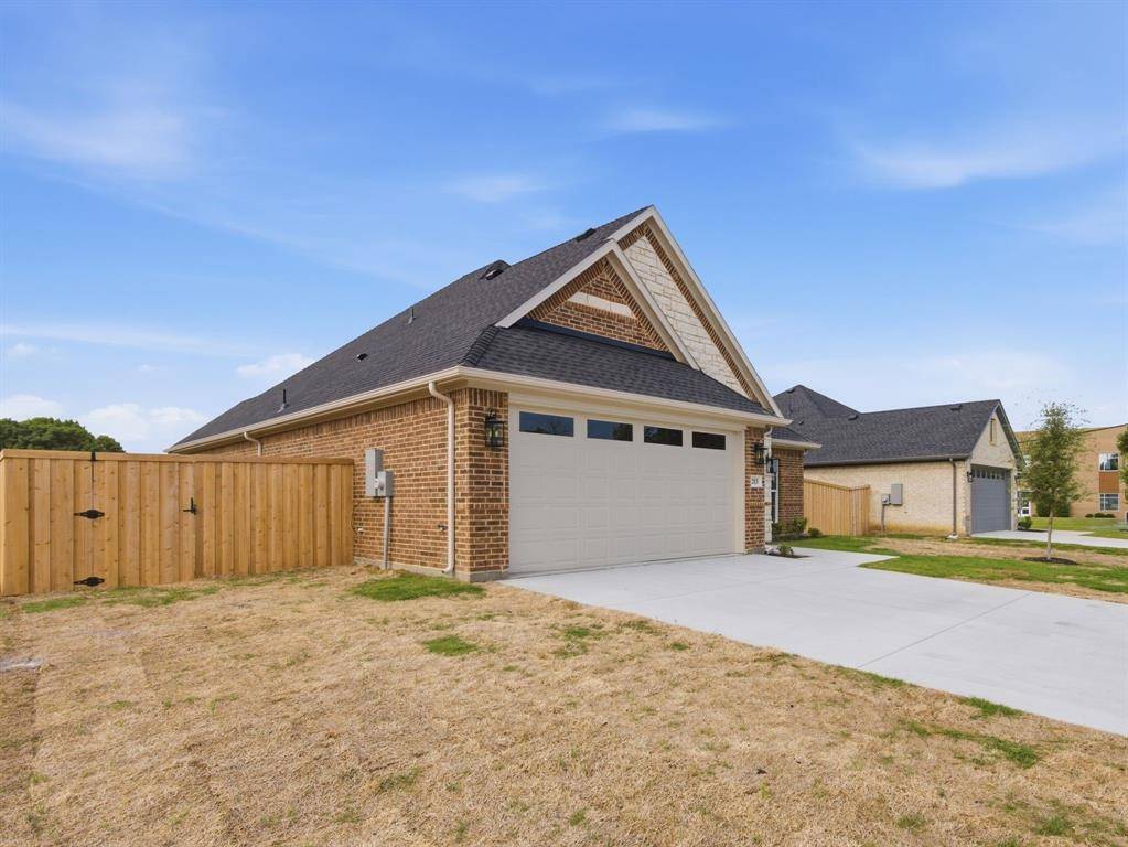 213 Alice Court, Grand Prairie, TX 75051